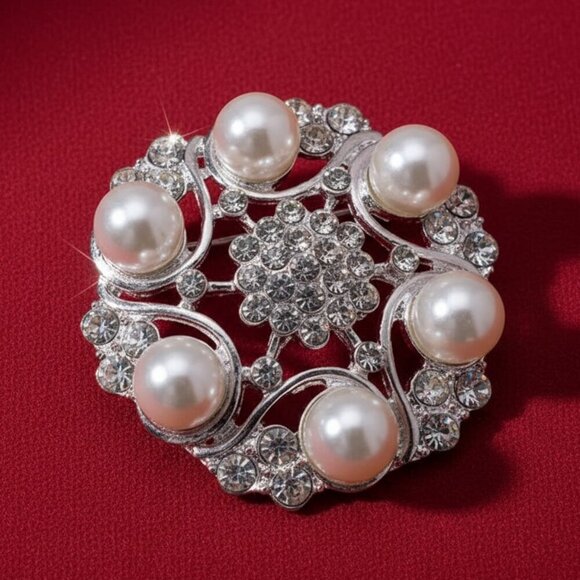 None Jewelry - Bridal Brooch Pearl Rhinestones Silver Tone Vintage Embellishments